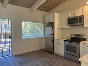 241 Lafayette Cir in Lafayette, CA - Building Photo - Building Photo