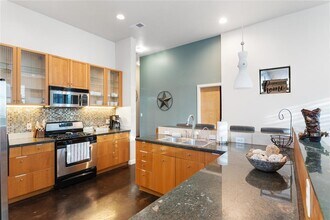 2612 Carnarvon Ln in Austin, TX - Building Photo - Building Photo