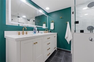 1017 10th St in West Palm Beach, FL - Foto de edificio - Building Photo