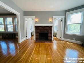 187 Fellsway W, Unit 1 in Medford, MA - Building Photo - Building Photo