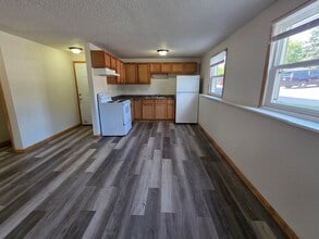 2096 Imperial Ln in Green Bay, WI - Foto de edificio - Building Photo