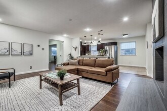 13739 Spring Grove Ave in Dallas, TX - Building Photo - Building Photo