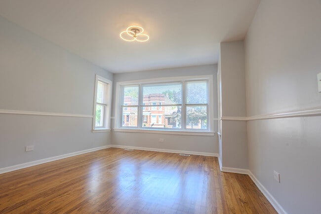 1523 E 74th Pl in Chicago, IL - Building Photo - Building Photo