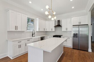 606 Whitney Ave. in New Orleans, LA - Building Photo - Building Photo