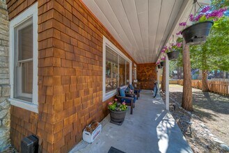809 Merced Ave in South Lake Tahoe, CA - Building Photo - Building Photo