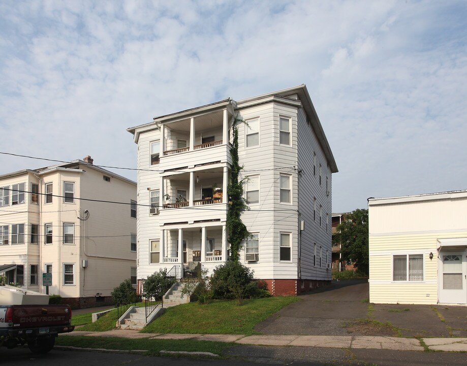 40 Horace St in New Britain, CT - Building Photo