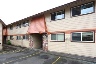 Greenview Village in Portland, OR - Building Photo