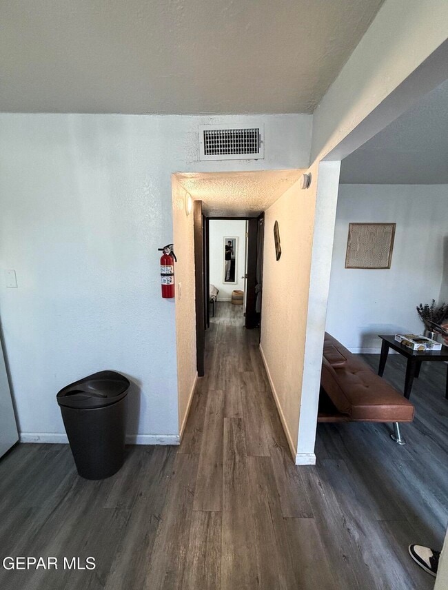 613 N Cebada St in El Paso, TX - Foto de edificio - Building Photo