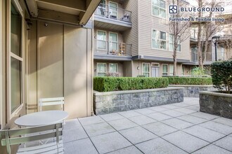 11000 NE 10th St in Bellevue, WA - Building Photo - Building Photo
