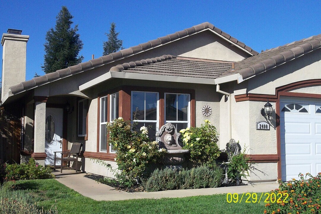 2400 Thistle Way in Lincoln, CA - Building Photo