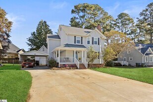 405 Creek Dr in Easley, SC - Building Photo