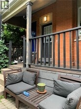 207 Charlton Ave W in Hamilton, ON - Building Photo - Building Photo