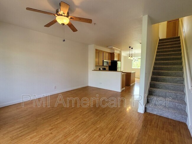 2001 Club Center Dr in Sacramento, CA - Building Photo - Building Photo