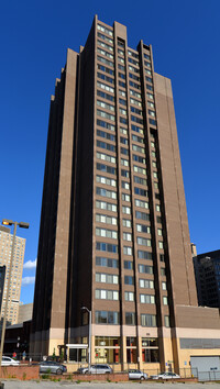 Charles Towers North Apartments in Baltimore, MD - Building Photo - Building Photo