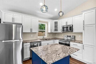 809 Columbia St, Unit B in Colorado Springs, CO - Building Photo - Building Photo
