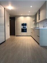 89 Nelson St in Vancouver, BC - Building Photo - Building Photo