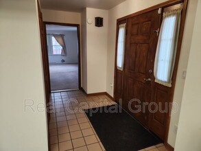 1A Oathout Ln in Latham, NY - Building Photo - Building Photo