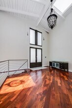 9314 Sierra Mar Dr in Los Angeles, CA - Building Photo - Building Photo