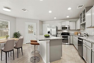 4901 Woodstock Dr in Georgetown, TX - Building Photo - Building Photo