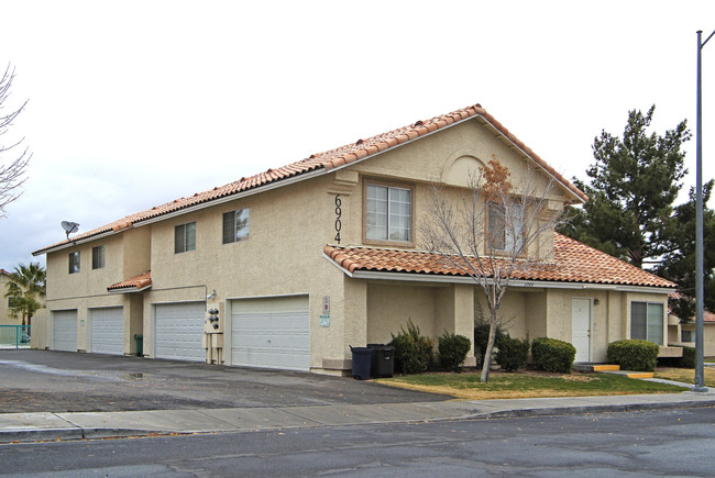 Rainbow Gardens in Las Vegas, NV - Building Photo - Building Photo