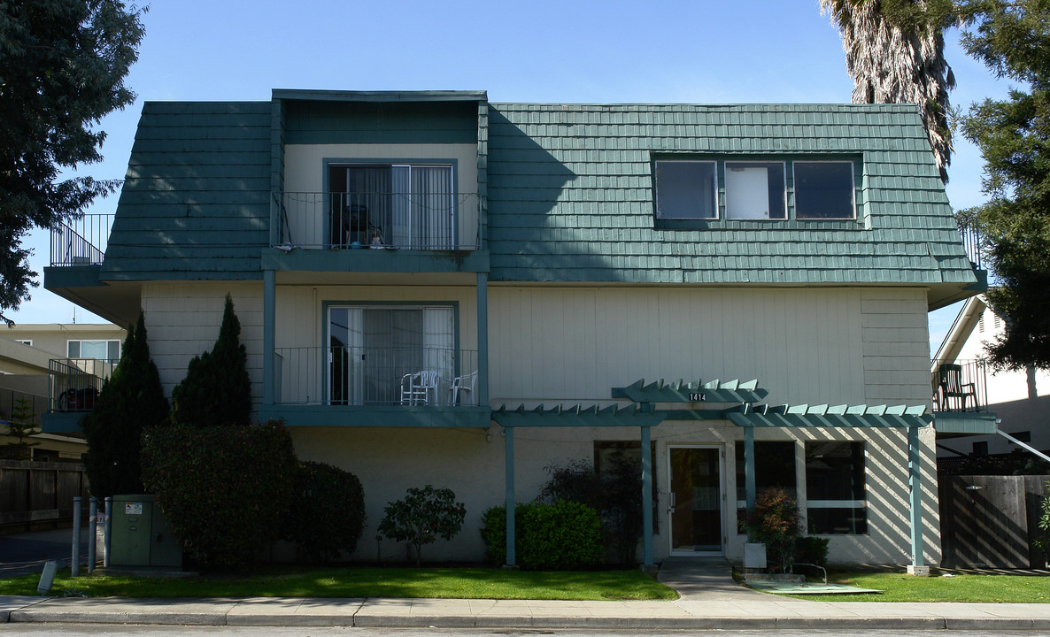 Gordon Square Apartments in Redwood City, CA - Building Photo