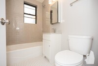 820 W Lakeside Pl, Unit 601 in Chicago, IL - Building Photo - Building Photo