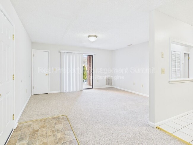 325 Campbell St. in Staunton, VA - Building Photo - Interior Photo