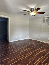 1704 Avondale St, Unit B in Victoria, TX - Building Photo - Building Photo