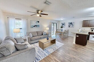 6354 Enterprise Dr in Brooksville, FL - Building Photo - Building Photo