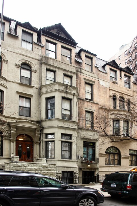 249 W 76th St in New York, NY - Building Photo