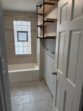 2807 N 74th Ct, Unit 3a in Elmwood Park, IL - Foto de edificio - Building Photo