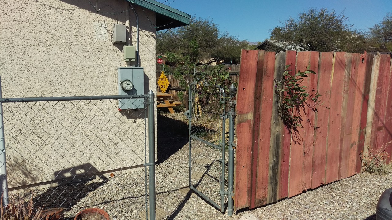 1048 E Lester St, Unit 0501 in Tucson, AZ - Building Photo