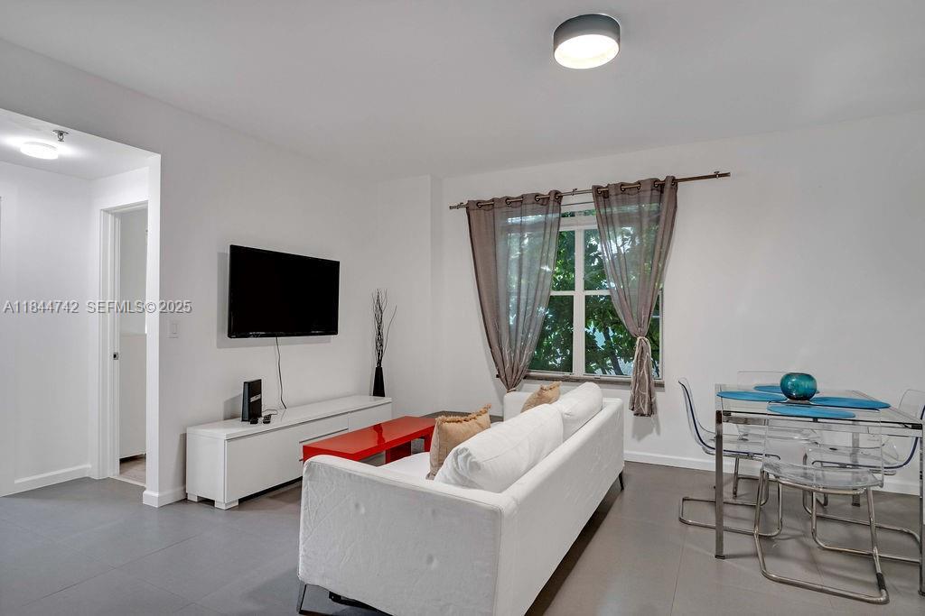 747 Michigan Ave in Miami Beach, FL - Building Photo