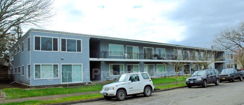 208 SE 5th Ave Photo