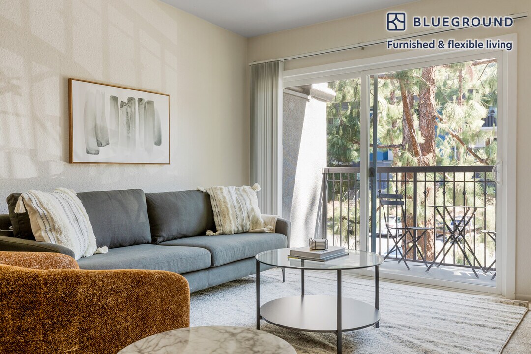 3612 Barham Blvd in Los Angeles, CA - Building Photo