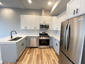 1719 W Chicago Ave in Chicago, IL - Building Photo - Building Photo
