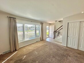 2748 Mineral Point Ave, Unit 2748 in Janesville, WI - Foto de edificio - Building Photo