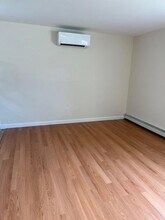 456 S 16th St in Lindenhurst, NY - Building Photo - Building Photo