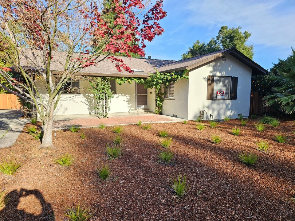 1801 Newell Rd in Palo Alto, CA - Building Photo