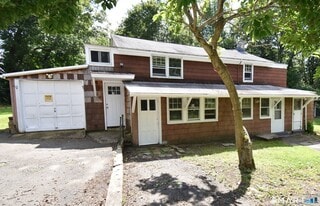 35 A Morris Rd in Prospect, CT - Building Photo