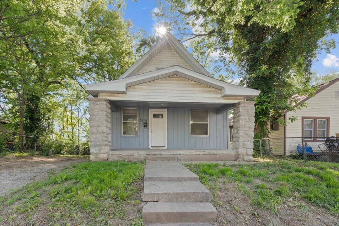 3115 Chelsea Ave in Kansas City, MO - Building Photo