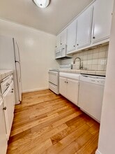 906 Camino Real, Unit 103 in Redondo Beach, CA - Building Photo - Building Photo
