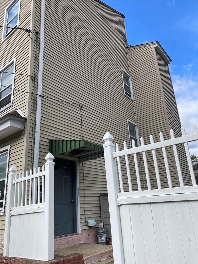 property at 21 Congress St