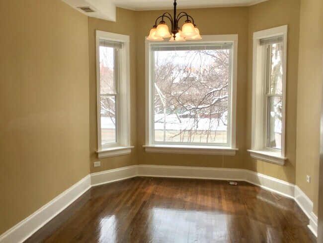 2433 N Kedzie Blvd in Chicago, IL - Building Photo - Building Photo