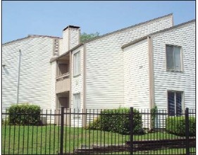 The Ivy Apartments in Dallas, TX - Building Photo - Building Photo