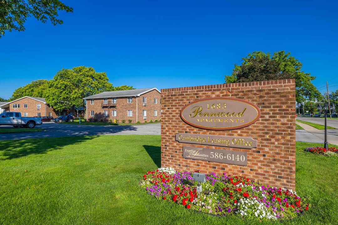 Pennwood Apartments in Rochester, NY - Building Photo