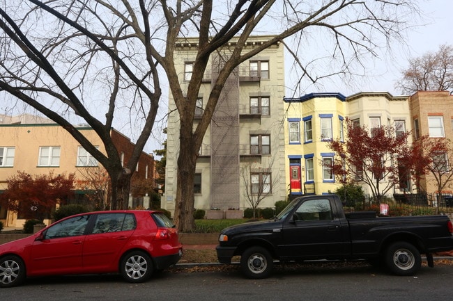 116 N Carolina Ave SE in Washington, DC - Building Photo - Building Photo