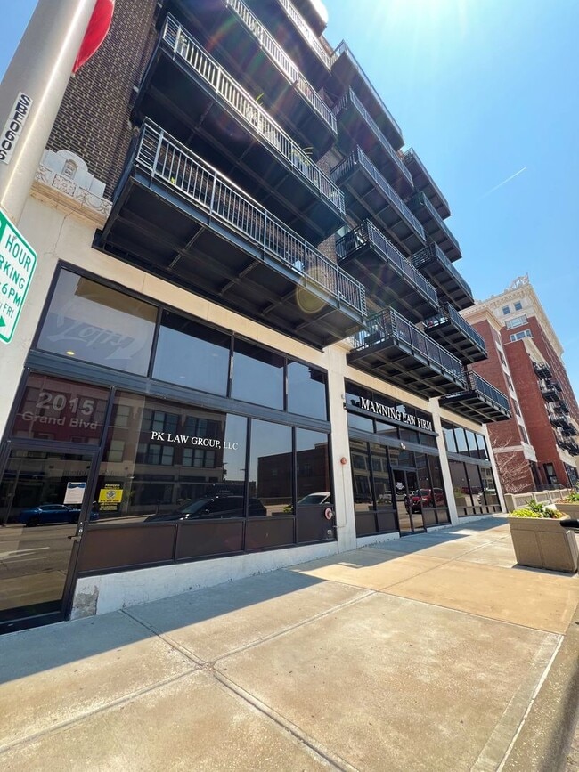 2015 Grand Blvd in Kansas City, MO - Building Photo - Building Photo