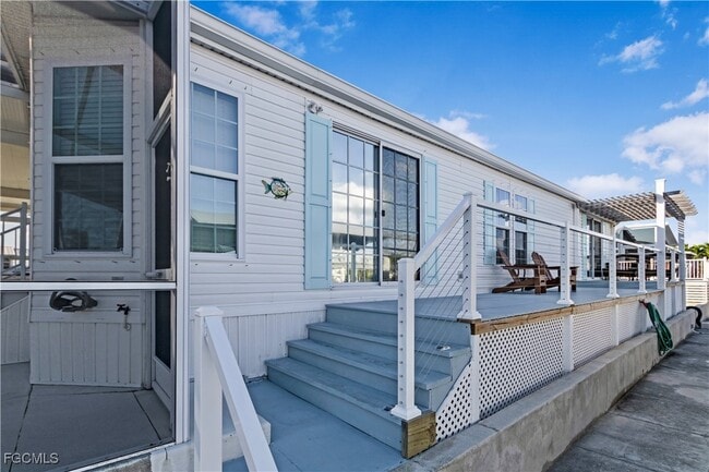 property at 2970 Sloop Ln