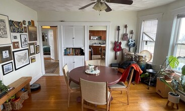 81 Clarendon Ave, Unit 3 in Somerville, MA - Foto de edificio - Building Photo